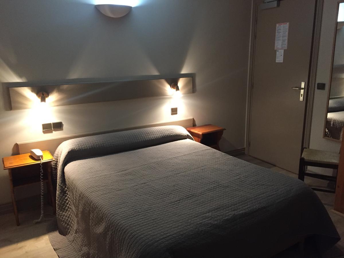 Hotel Le Centre บรีดเดอ-เล-แบ็ง ภายนอก รูปภาพ